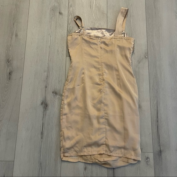 NWT PEPPE PELUSO Golden-Cream Satin Riveted Sleeveless Mini Evening Dress Size M - Picture 12 of 13